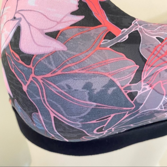 🍋2/$20 DOMYOS Women’s 500 Fitness Cardio Training Sports Bra Floral Print XS - Picture 14 of 14